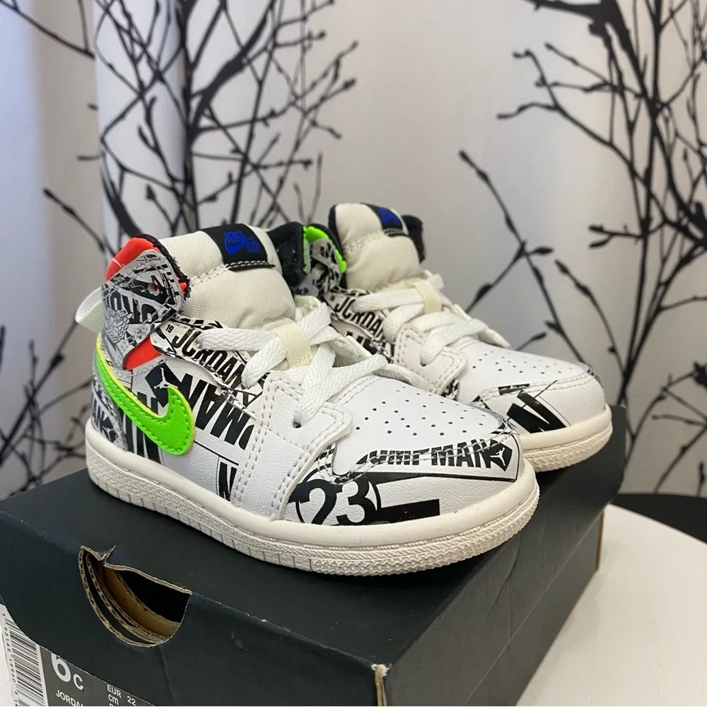 Nike Air Jordan 1 Mid White and Green Graffiti Sneakers kids size 6c - Picture 7 of 14